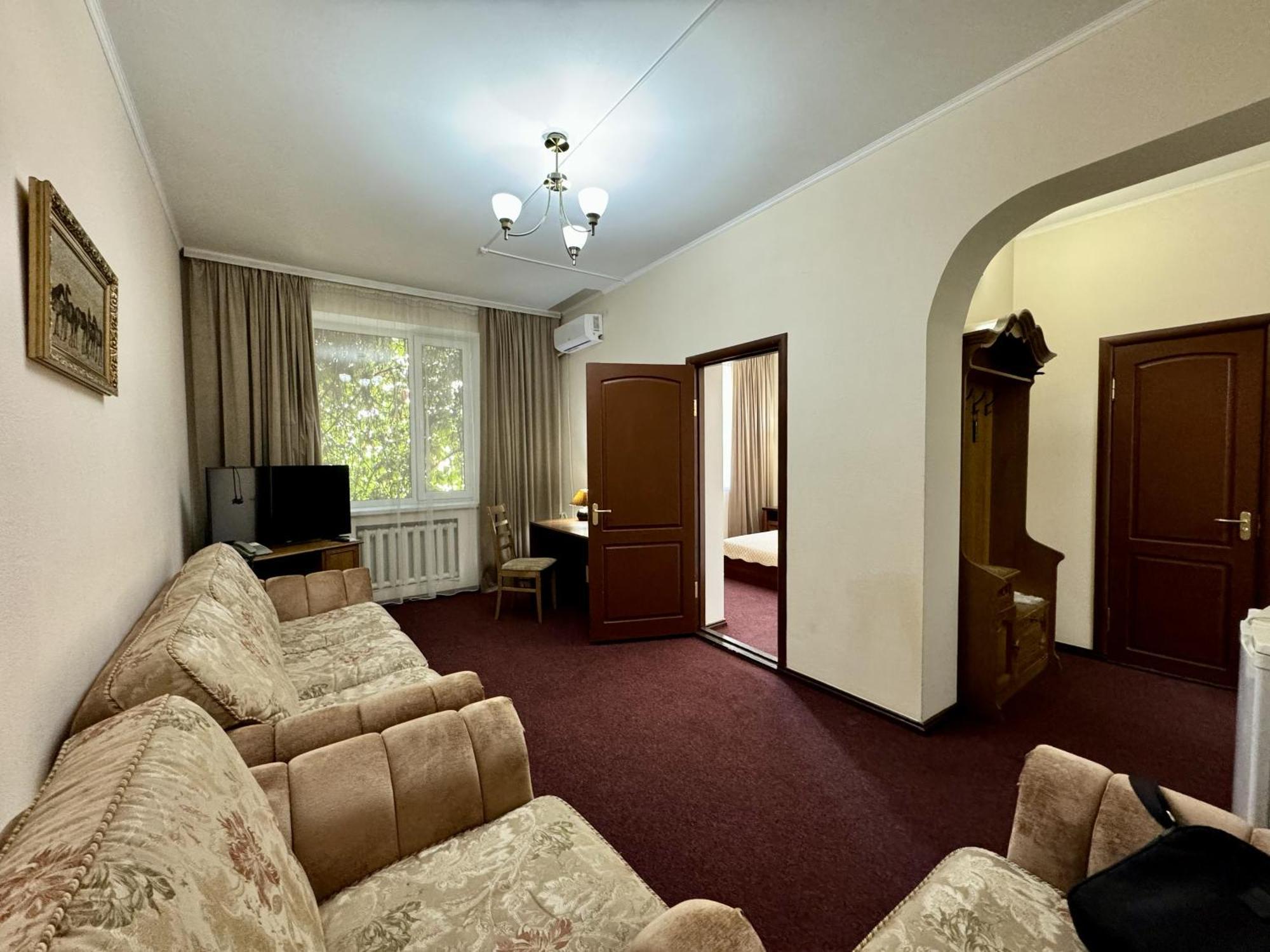 Hotel Zhambyl Taraz Exterior photo