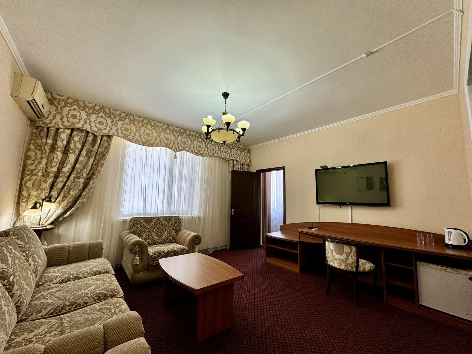 Hotel Zhambyl Taraz Exterior photo