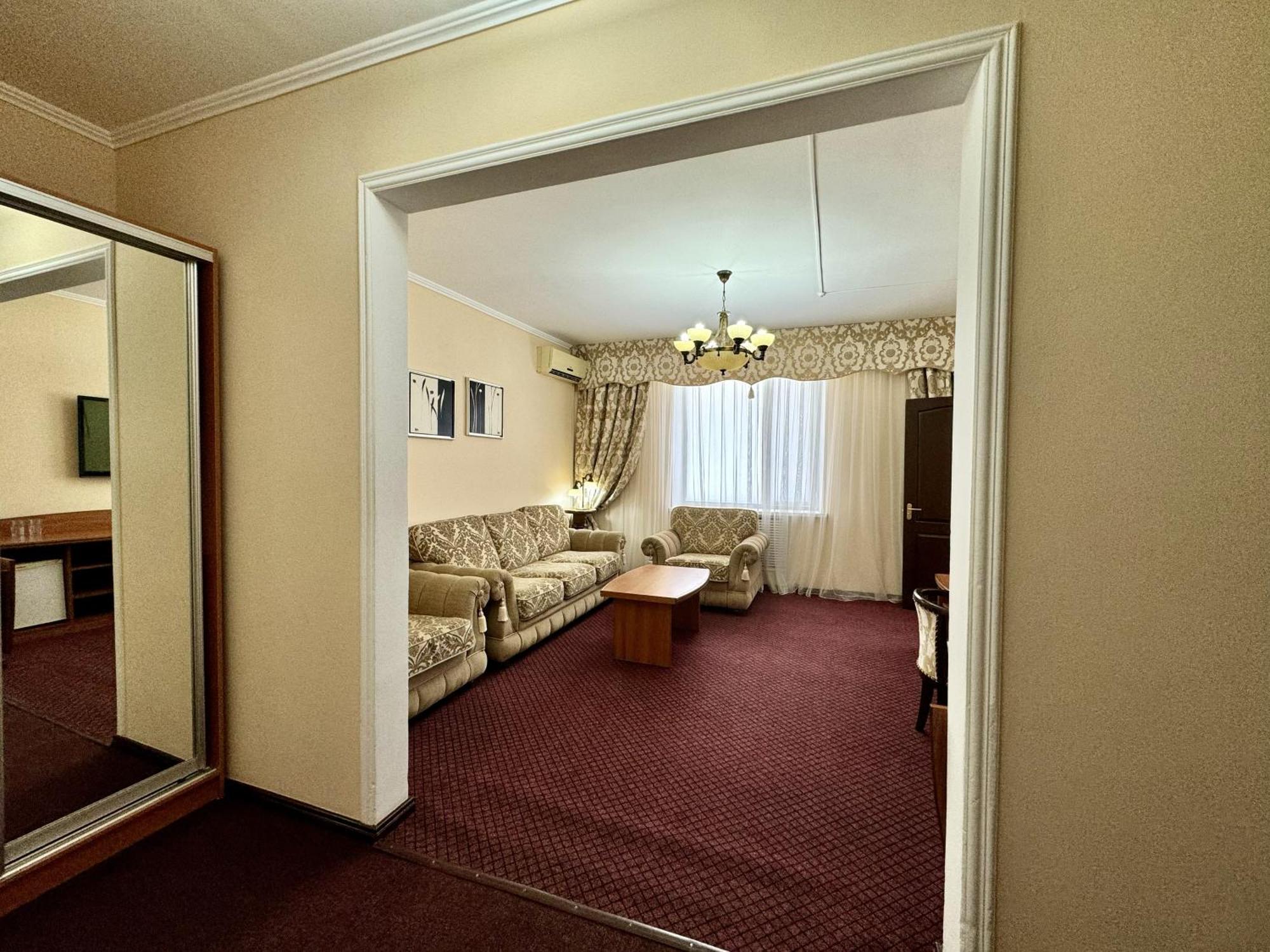 Hotel Zhambyl Taraz Exterior photo