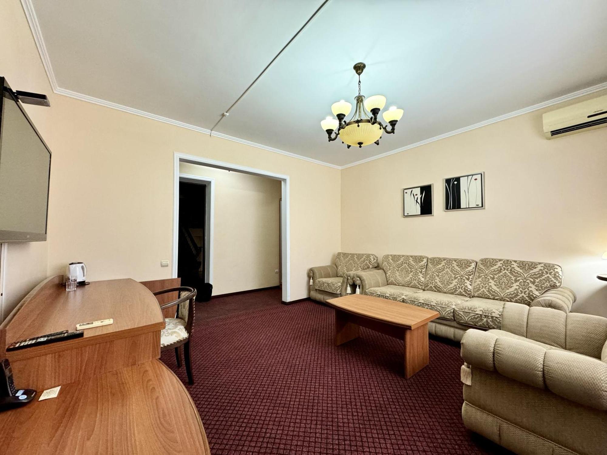 Hotel Zhambyl Taraz Exterior photo