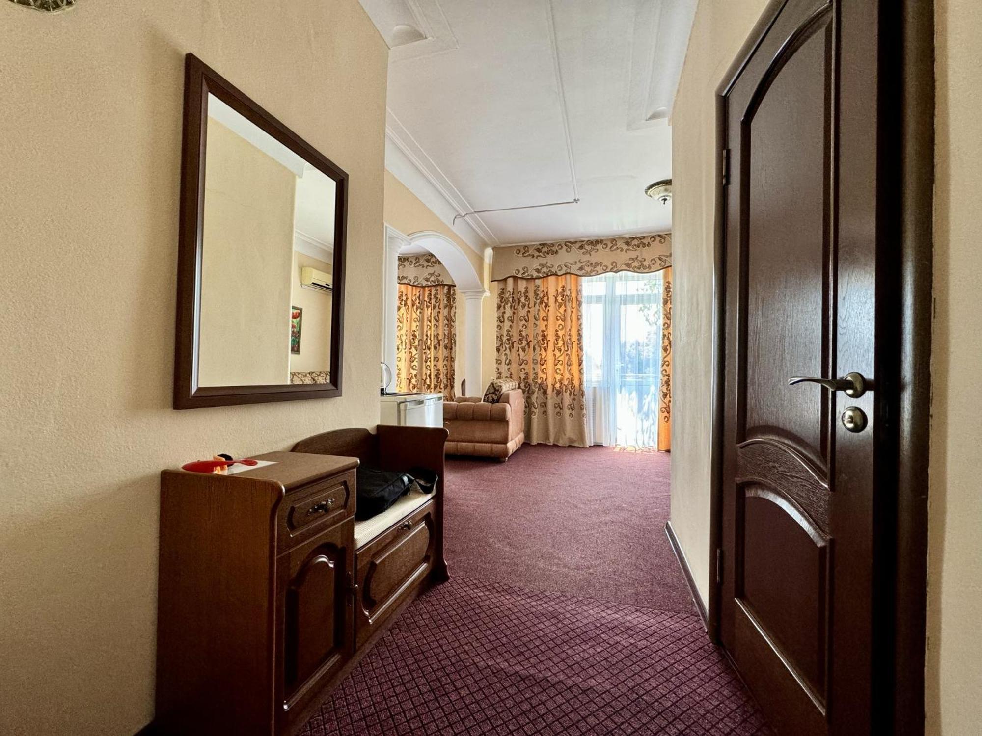 Hotel Zhambyl Taraz Exterior photo