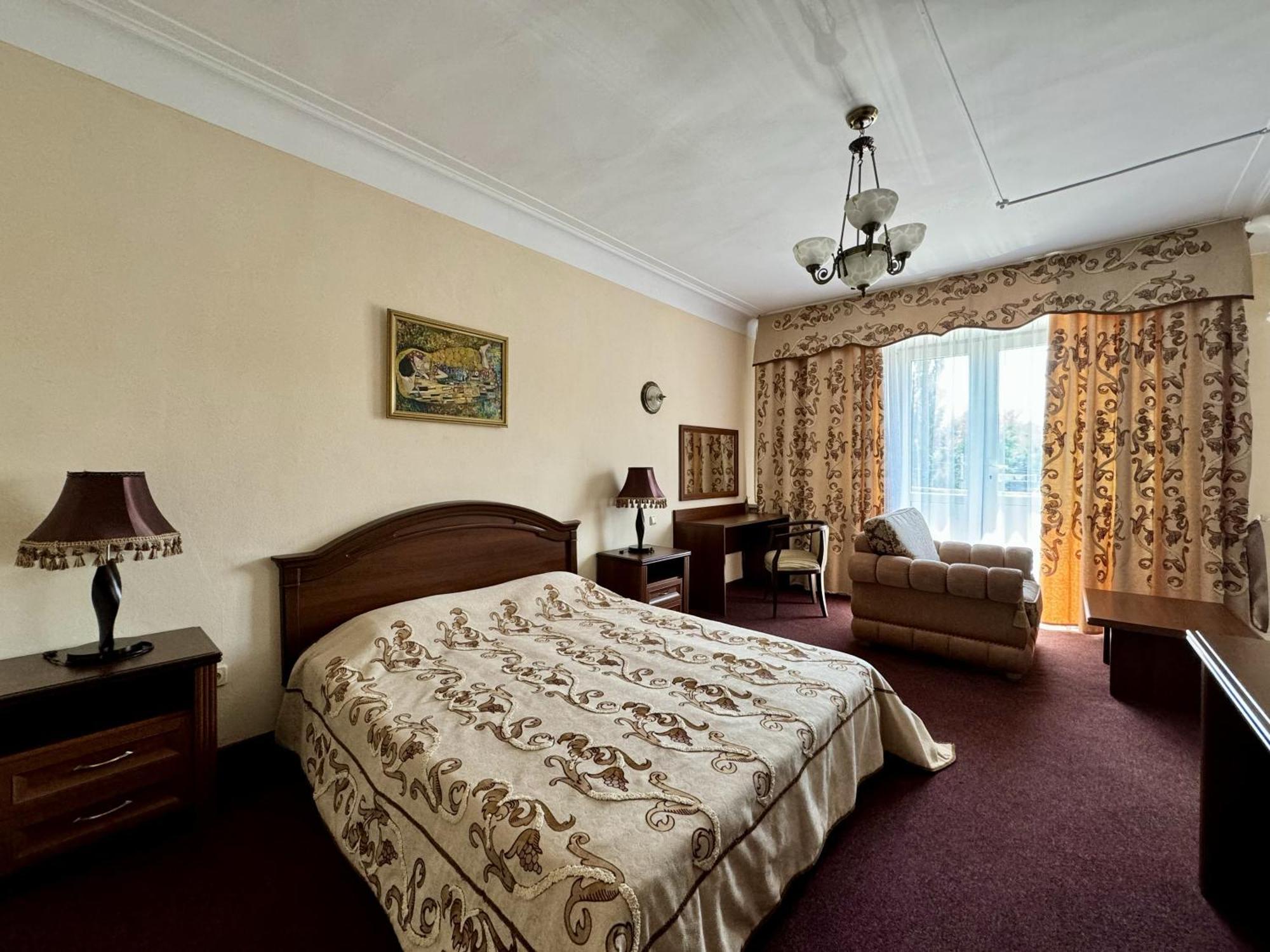 Hotel Zhambyl Taraz Exterior photo
