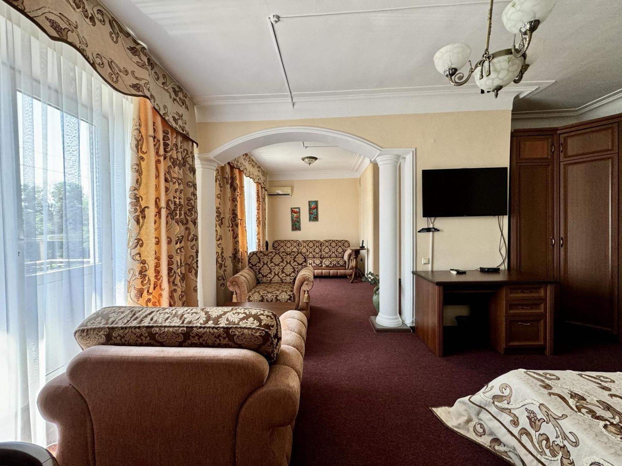 Hotel Zhambyl Taraz Exterior photo