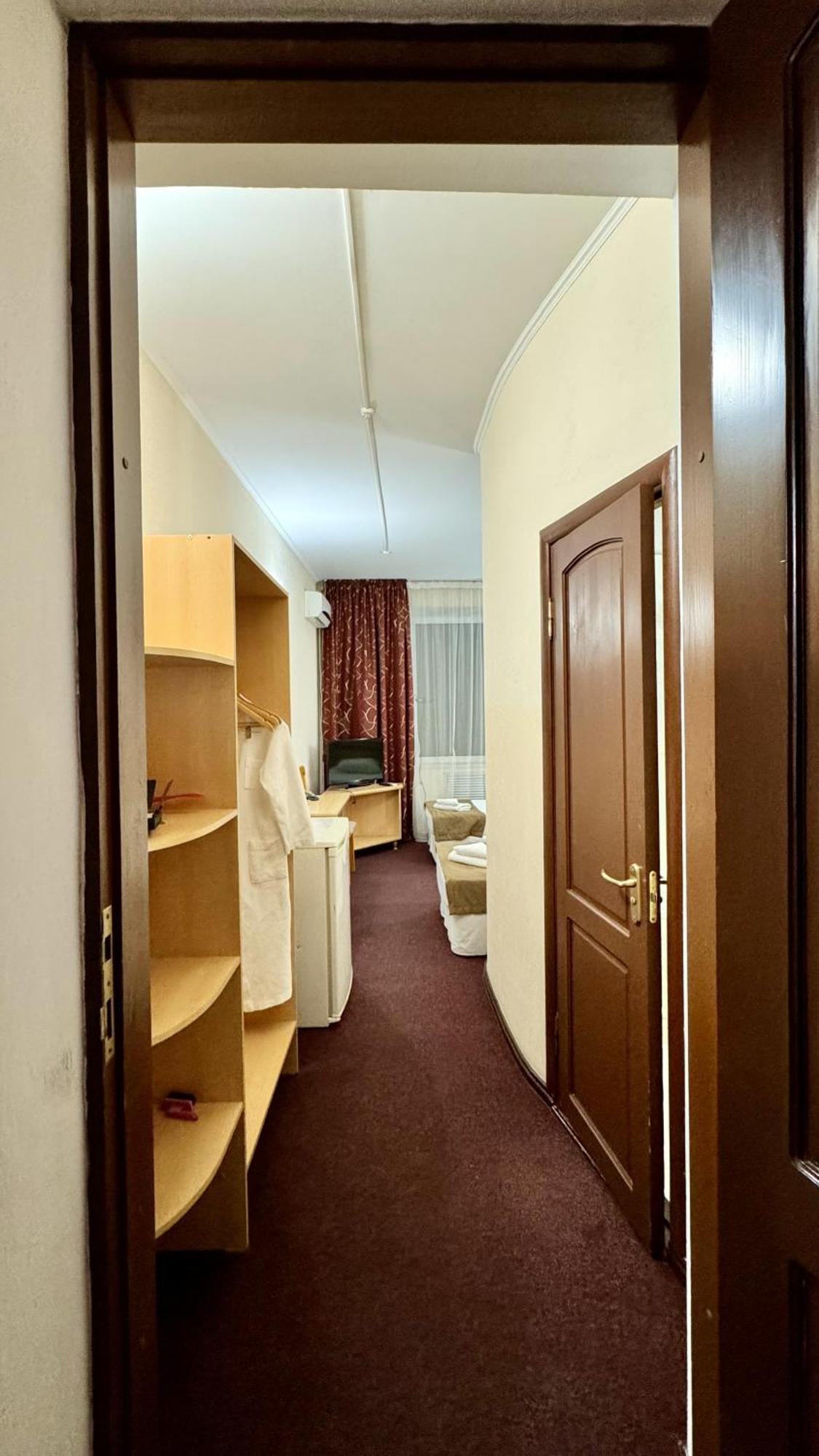 Hotel Zhambyl Taraz Exterior photo