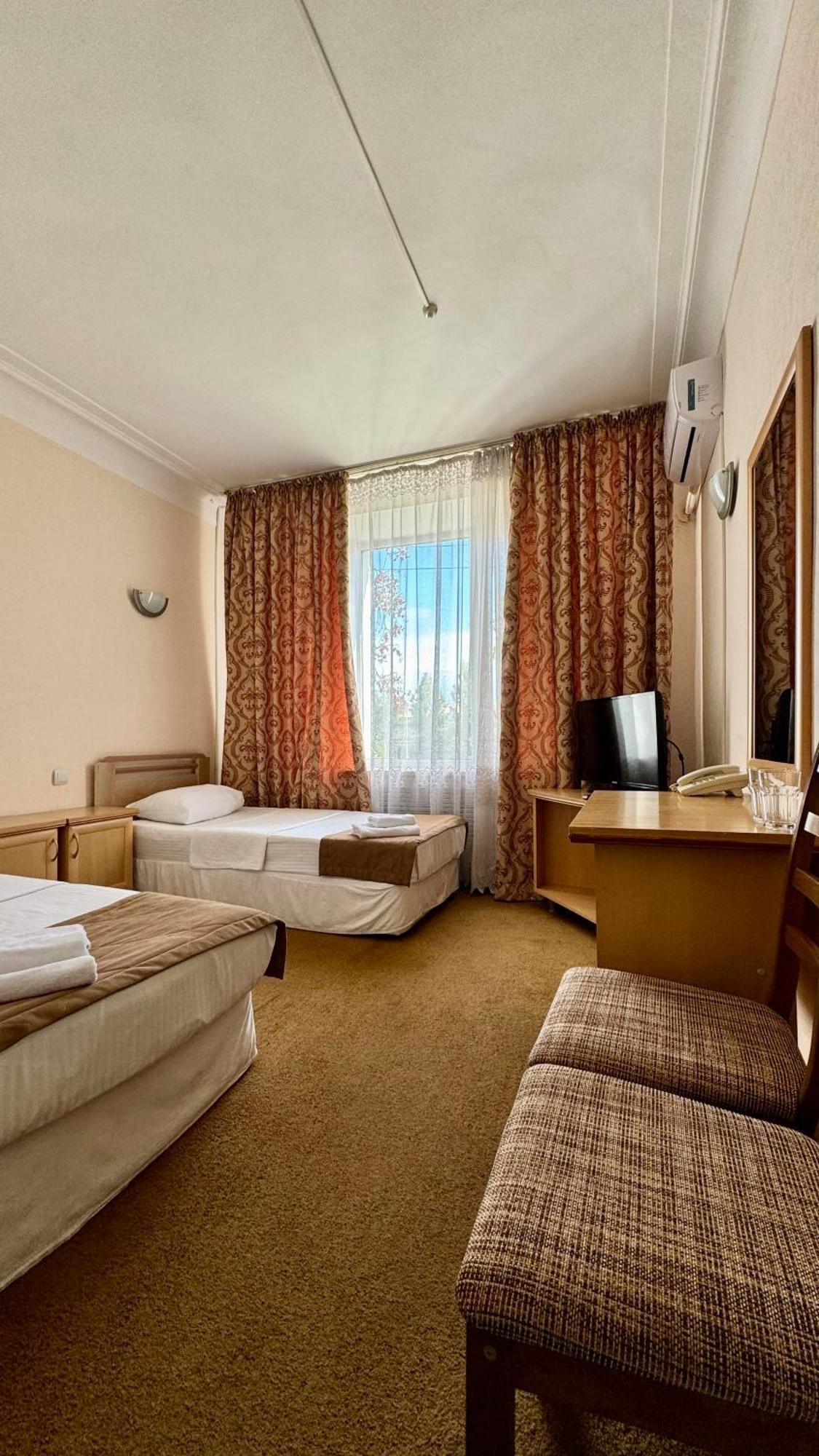 Hotel Zhambyl Taraz Exterior photo